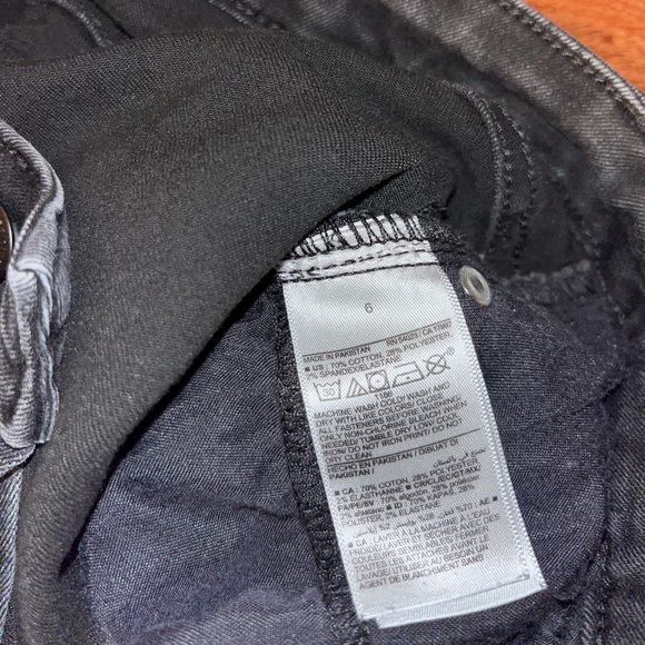 Old navy size 6 - Picture 3 of 5